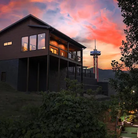 Downtown Dreamin Villa